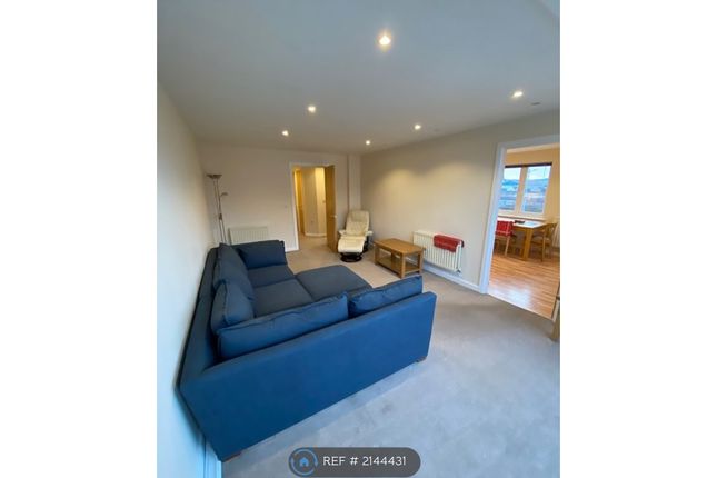 Thumbnail Flat to rent in Vellacott Close, Cardiff
