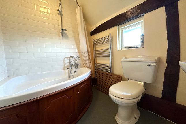 En-Suite Bathroom