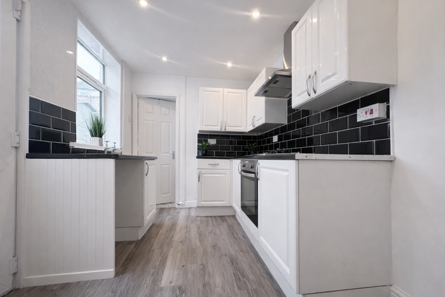 5, Mikado Street, Tonypandy photo 5