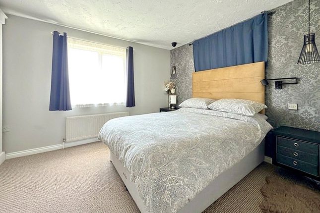1, Elliot Close, Devon photo 4