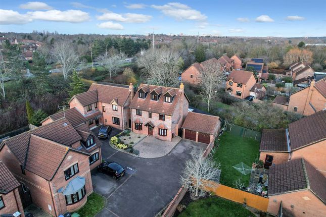 13, Alstonefield, Milton Keynes photo 3