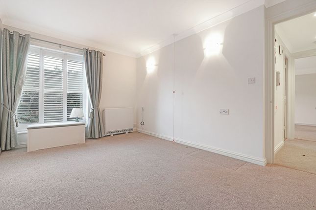 Flat for sale in Palmerston Road, Buckhurst Hill