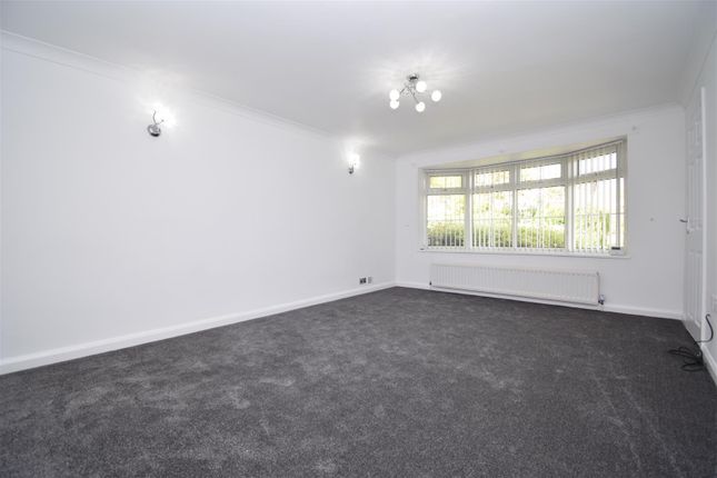 19, The Orchard, Wrenthorpe photo 2