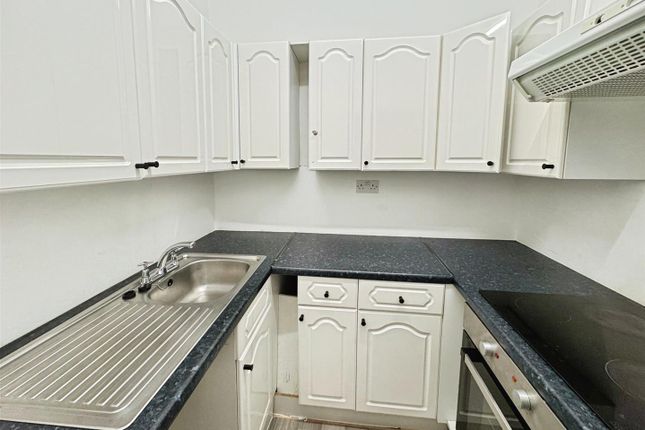 Flat 8, 147, Glasgow Road, Dumbarton photo 4