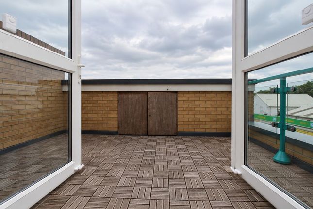 Narev Court, Enfield photo 5