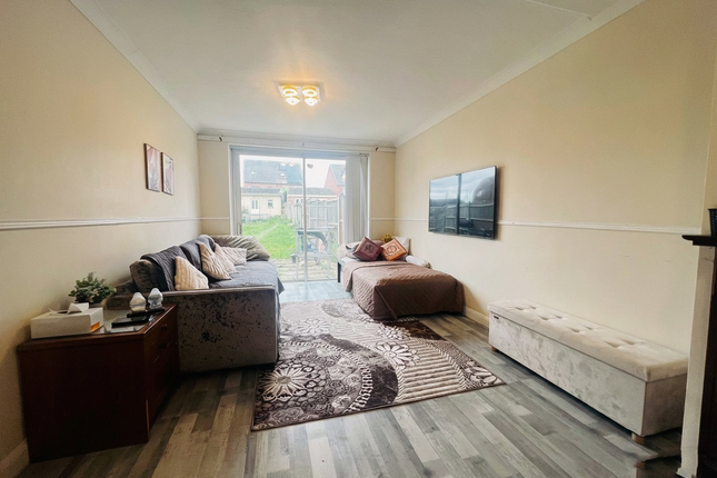 126, Blundell Road, Luton  photo 5