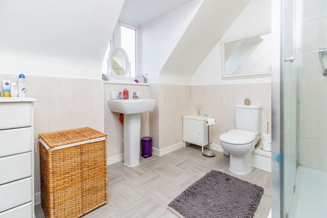 Semi-detached house for sale in Theedway, Leighton Buzzard, Bedfordshire