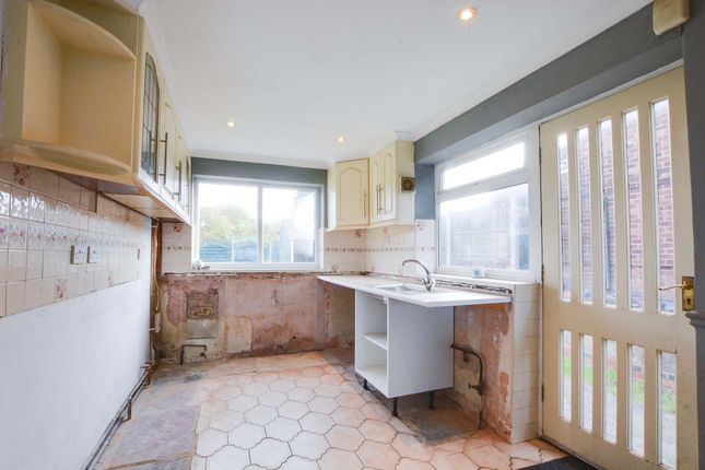 87 Wakerley Road, Leicester photo 3