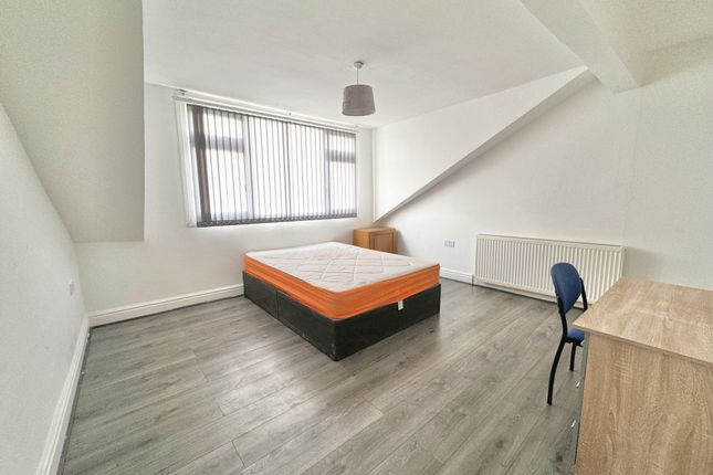 2, Barkly Terrace, Leeds photo 3