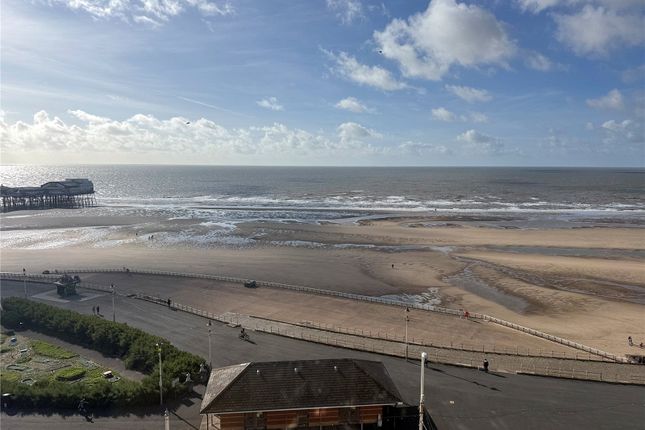 Flat 82, Regent Court, 204, Promenade, Lancashire photo 2