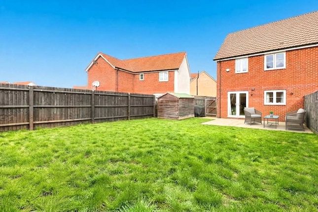 8, Baron Way, Halstead photo 3