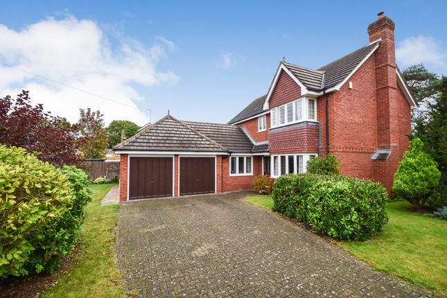 Thumbnail Detached house for sale in Hangerfield Close, Yateley