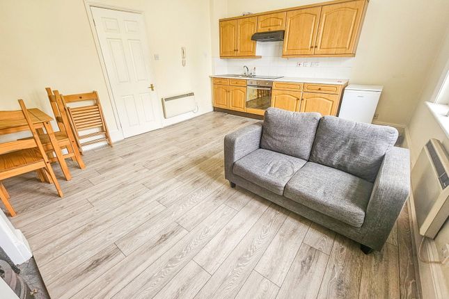 563B, Chiswick High Road, London photo 3