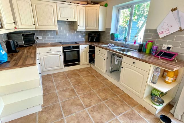 17, Tremodrett Road, St. Austell photo 3