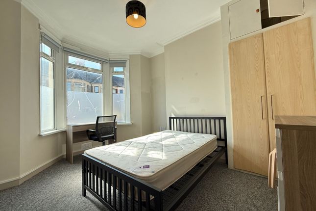 23, Dogfield Street, Cardiff photo 4