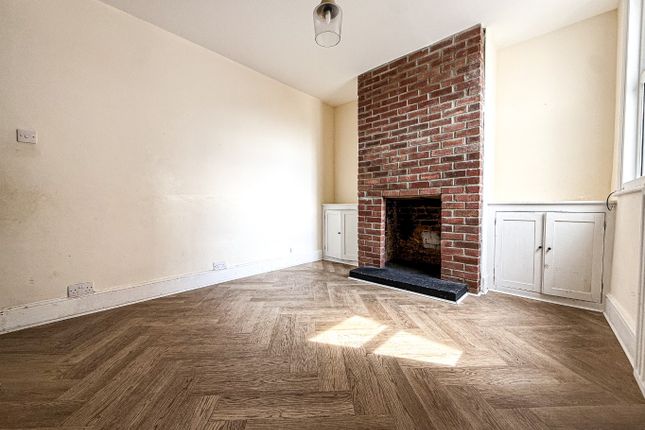3 Grays Road, Taunton, Somerset photo 3