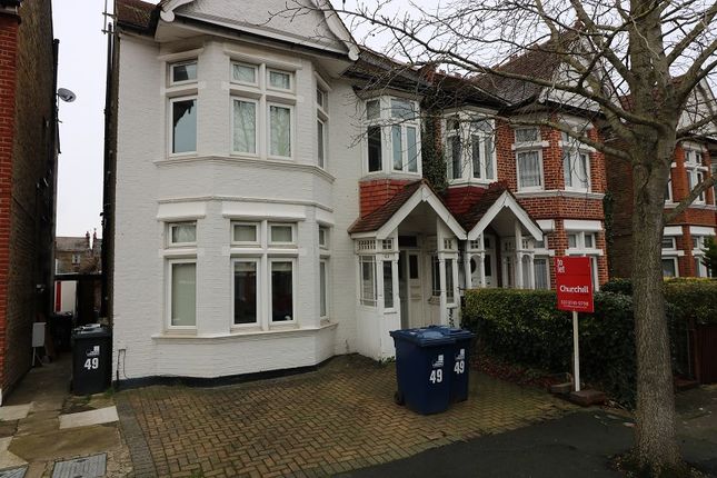 Flat to rent in Craven Avenue, London