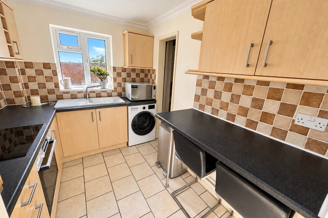 Sedgemoor Close, Yeovil photo 4