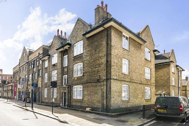 Flat C, 42 Queens Row, London photo 3