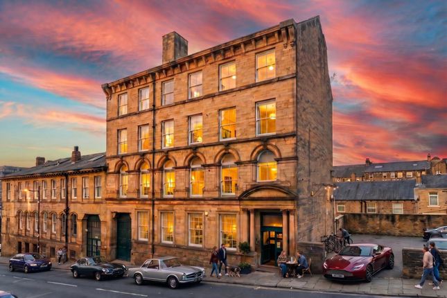 403 Currier House, 11 - 13 Currer Street Bradford, West Yorkshire photo 4