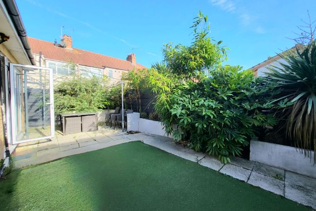 Federal Road, Greenford photo 4
