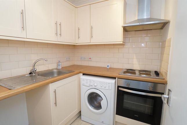200, Springwood Place, Bradford photo 4