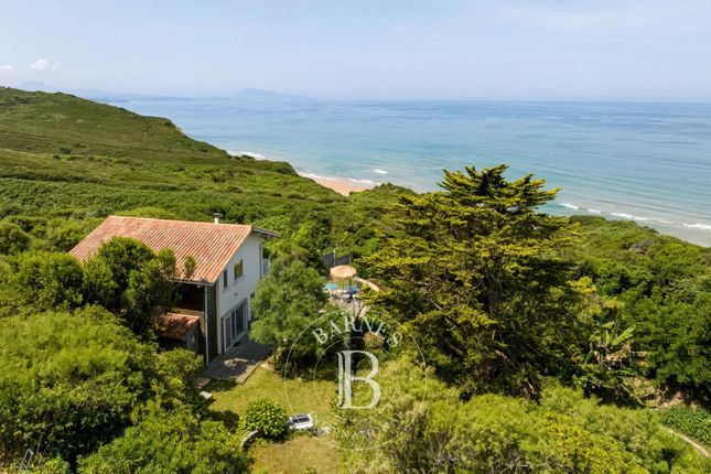 Detached house for sale in Bidart, 64210, France