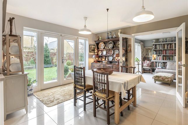 6, Sparrows Way, Cheltenham photo 4