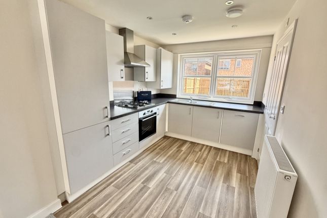 31, Hawker Way, Grimsby photo 4