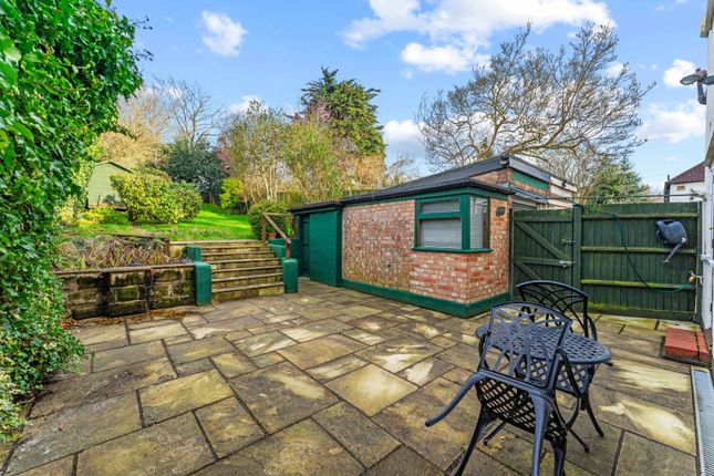 53, Rookwood Avenue, Wallington photo 2