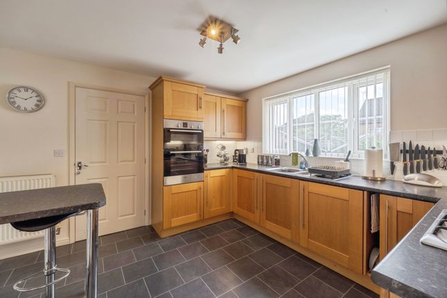 12, Shalemere Court, Manchester photo 4