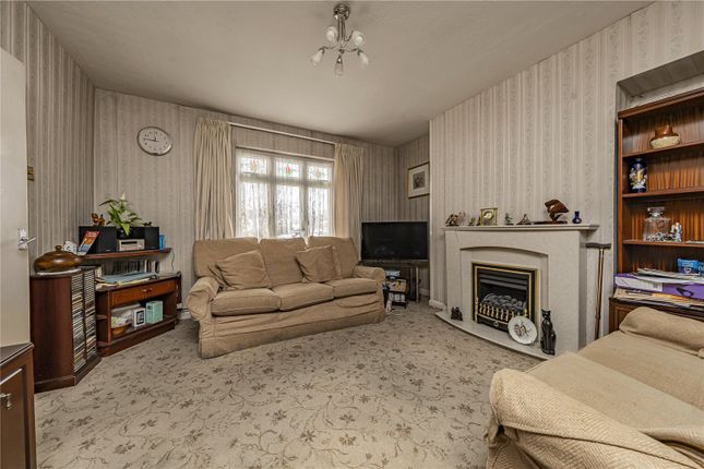 15, Castle Avenue, West Drayton photo 4