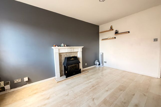 8, Sutton-in-Ashfield photo 2