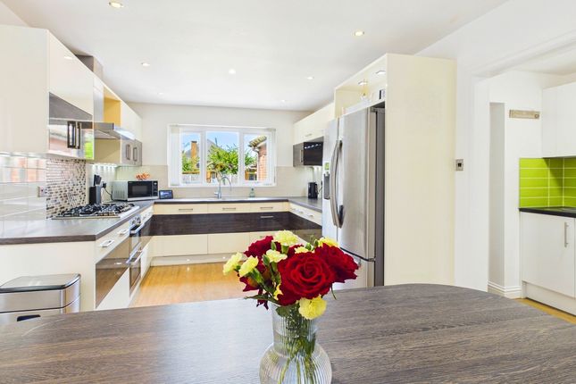 12, LIDGET CLOSE, DONCASTER photo 4