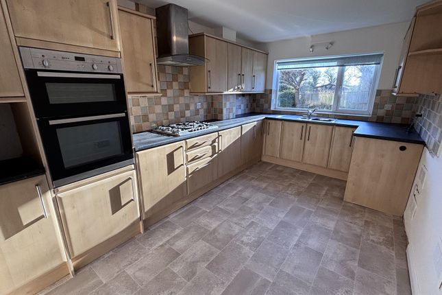 8, Iona Way, Leicester photo 4