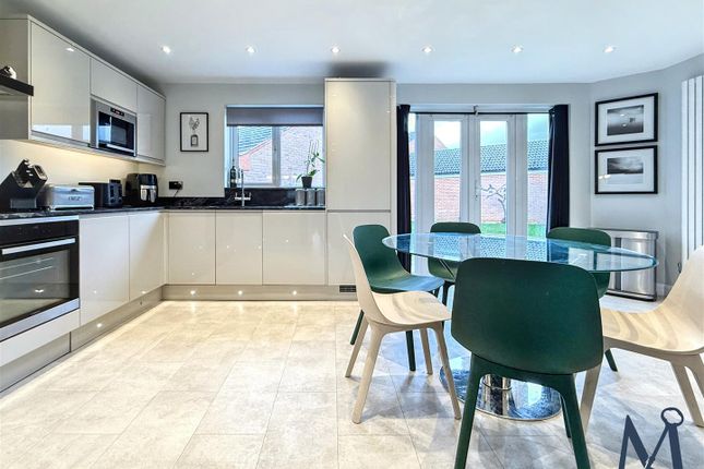 4, Clover Way, Leicester photo 2