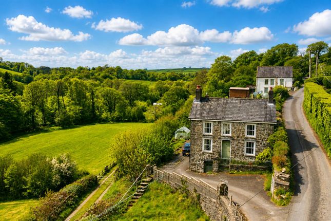 3-bed house on Garth, Cwrtnewydd, Llanybydder, £90,000