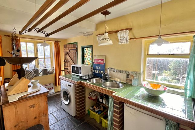 End terrace house for sale in Cheriton Court Road, Folkestone, Kent