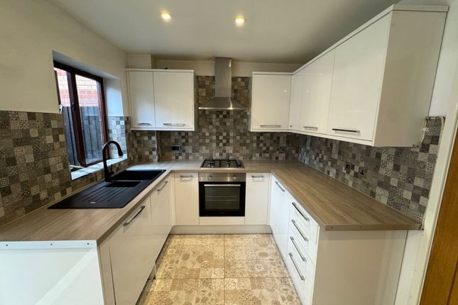 124, Heol Y Ddol, Caerphilly photo 4
