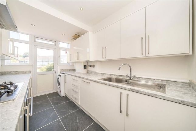 30, Broad Walk, Kidbrooke photo 3