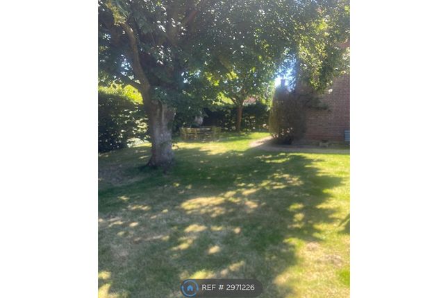 Flat, The Coach House Vicarage Road, Hailsham photo 4