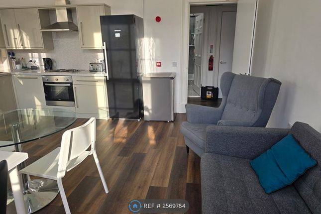 Open Livingroom Kitchen