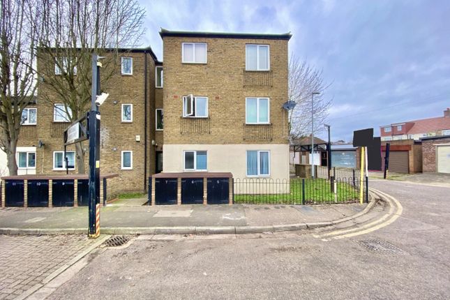 Thumbnail Flat to rent in Copthorne Mews, Hayes