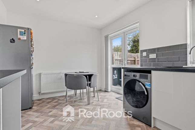 32 Briars Lane, Stainforth, South Yorkshire photo 4