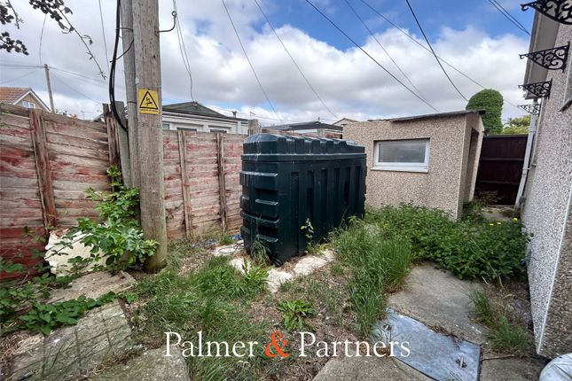 9, Standard Avenue, Clacton-on-Sea photo 4