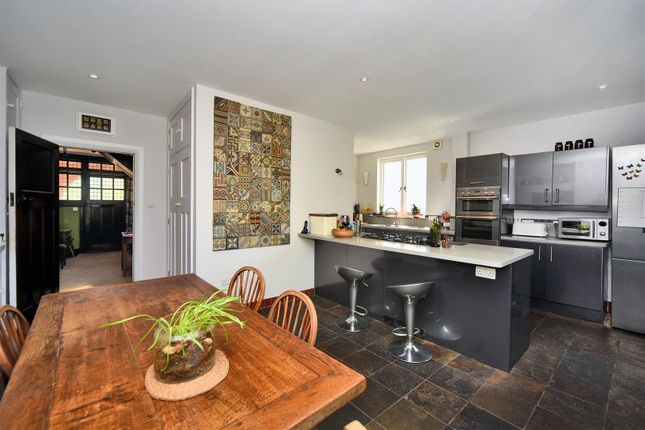 5, Lamberts Road, Surbiton photo 2