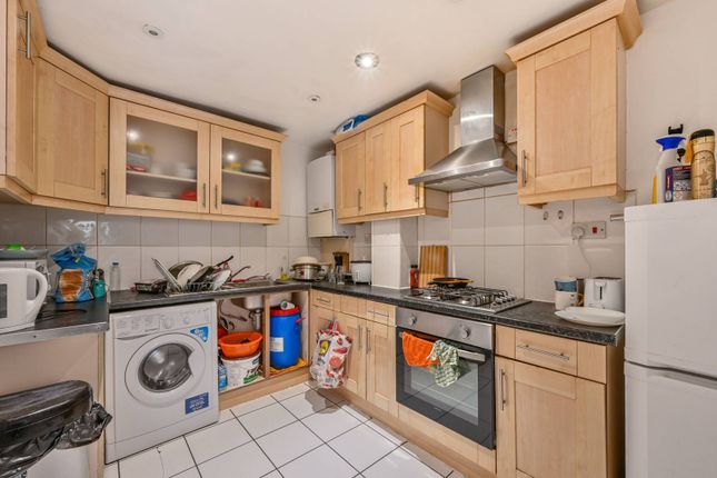 Flat for sale in Johnson Street, Shadwell, London