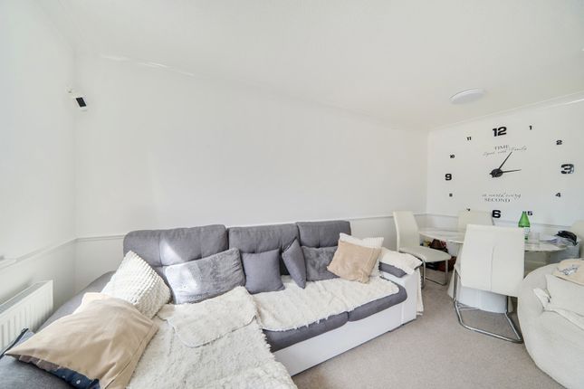 6, Woodpecker Close, Harrow photo 4