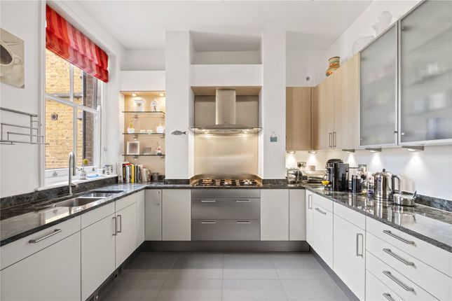 8, Old Park Avenue, London photo 4