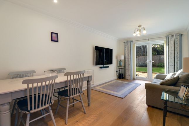 3 Priors Wood Manor Road North, Esher photo 4